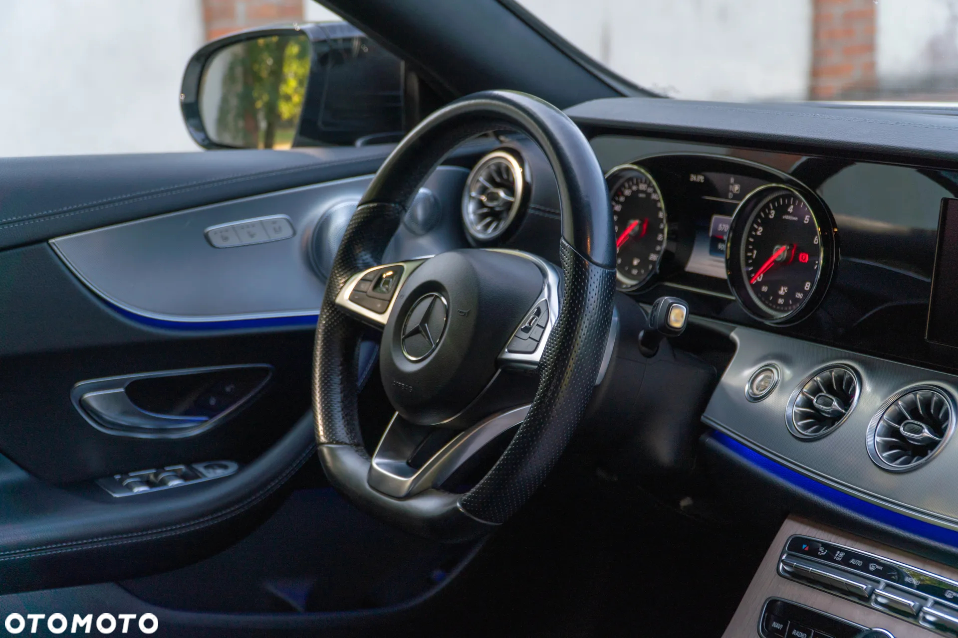 Mercedes-Benz Klasa E 300 Coupe 9G-TRONIC - 20