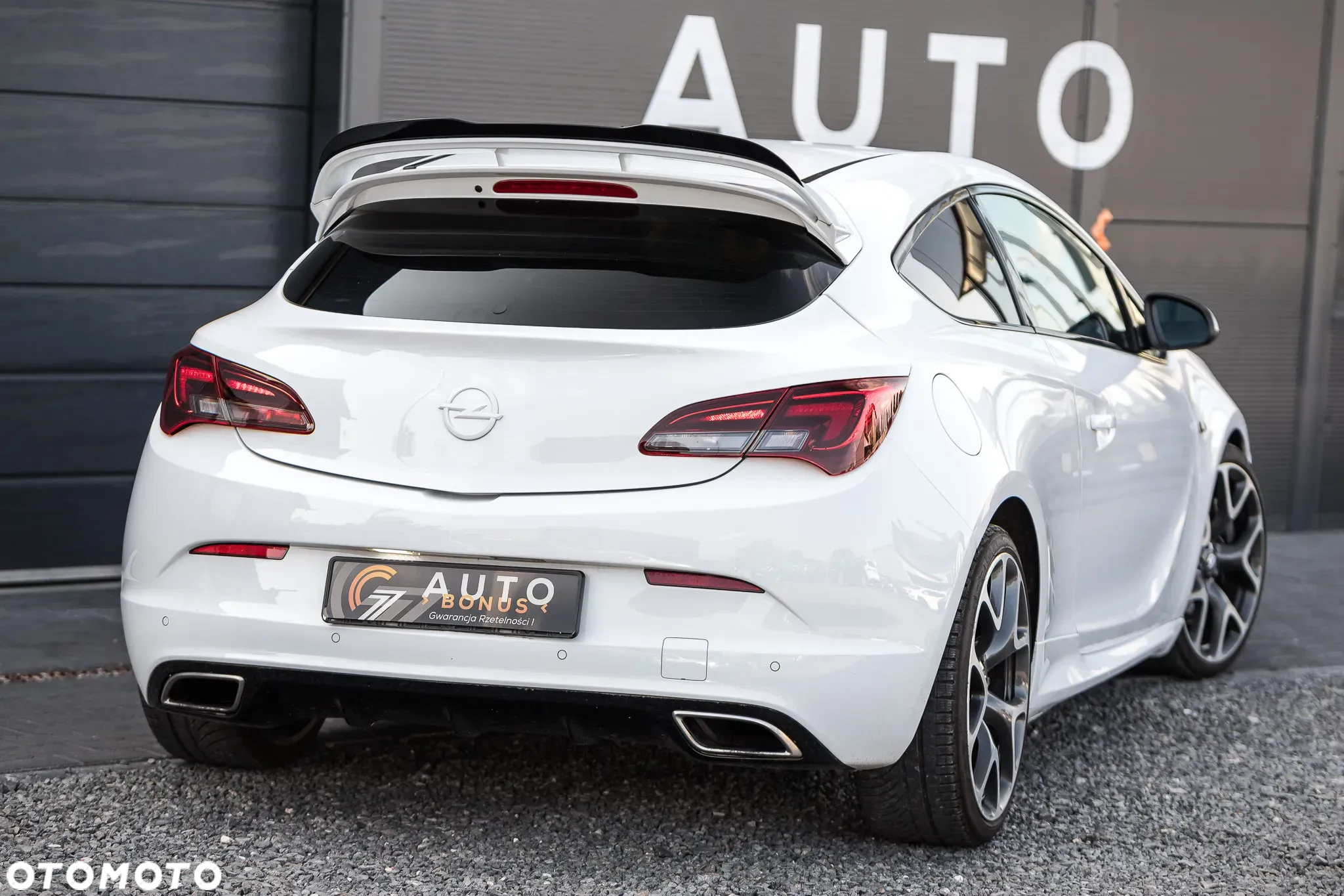 Opel Astra IV GTC OPC - 8