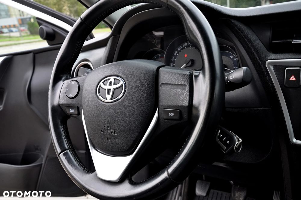Toyota Auris 1.4 D-4D Premium Comfort - 24