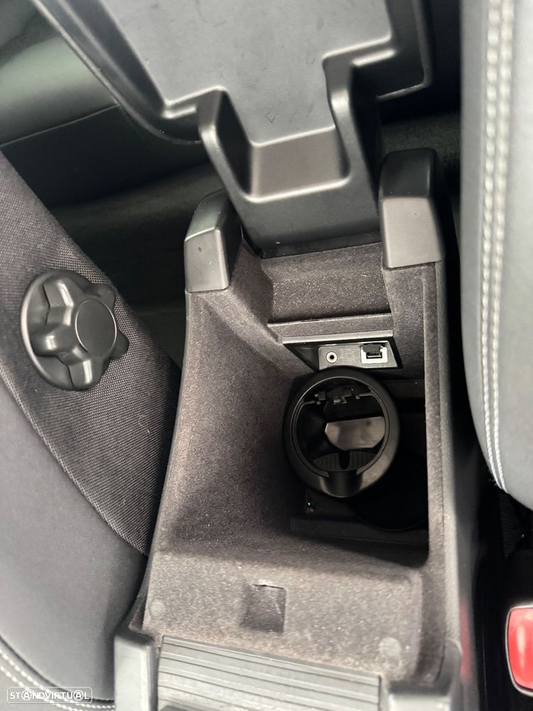 Volvo XC 60 2.0 D3 R-Design Geartronic - 15