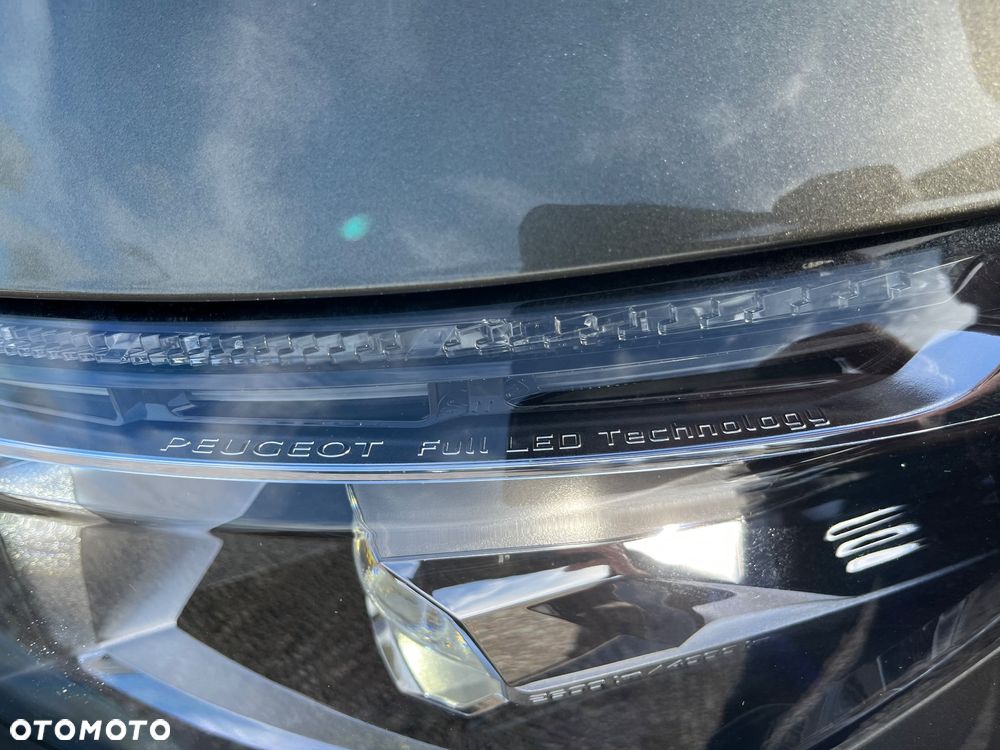 Peugeot 3008 PureTech 130 Stop & Start GPF Allure Business-Paket - 36