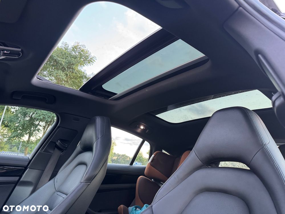 Porsche Panamera - 17