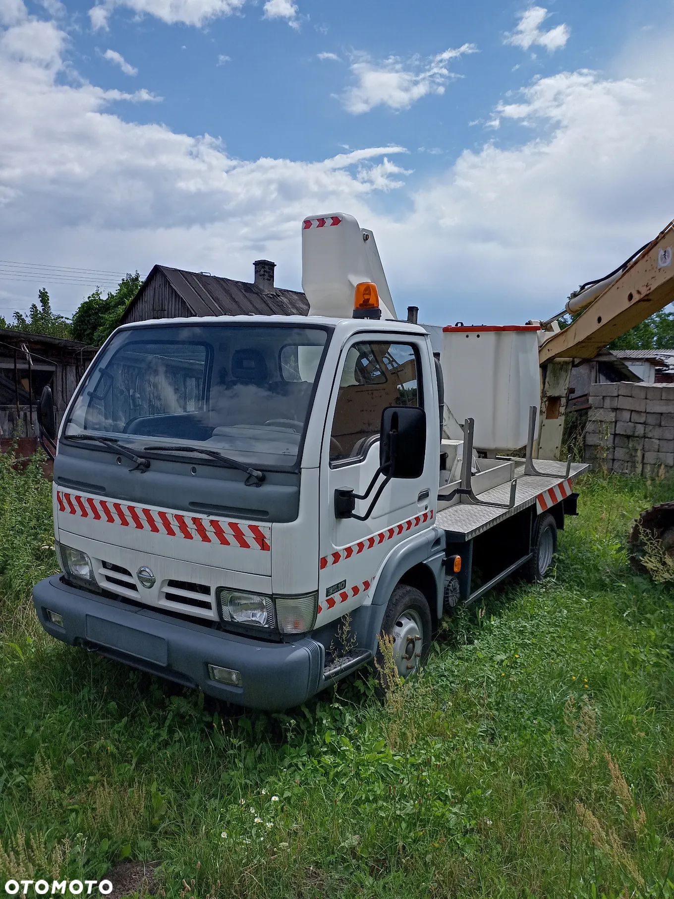 Nissan cabstar - 1