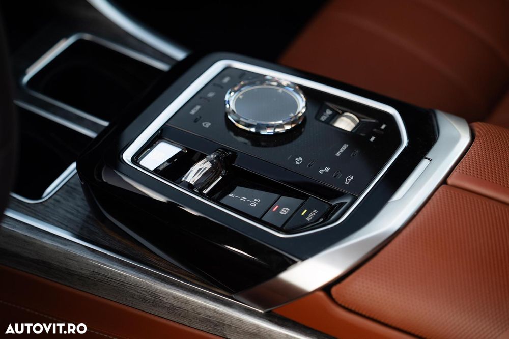 BMW M7 M760e xDrive AT PHEV - 10