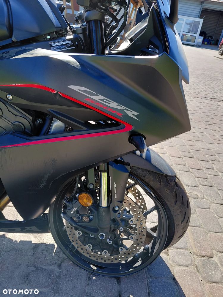 Honda CBR - 12