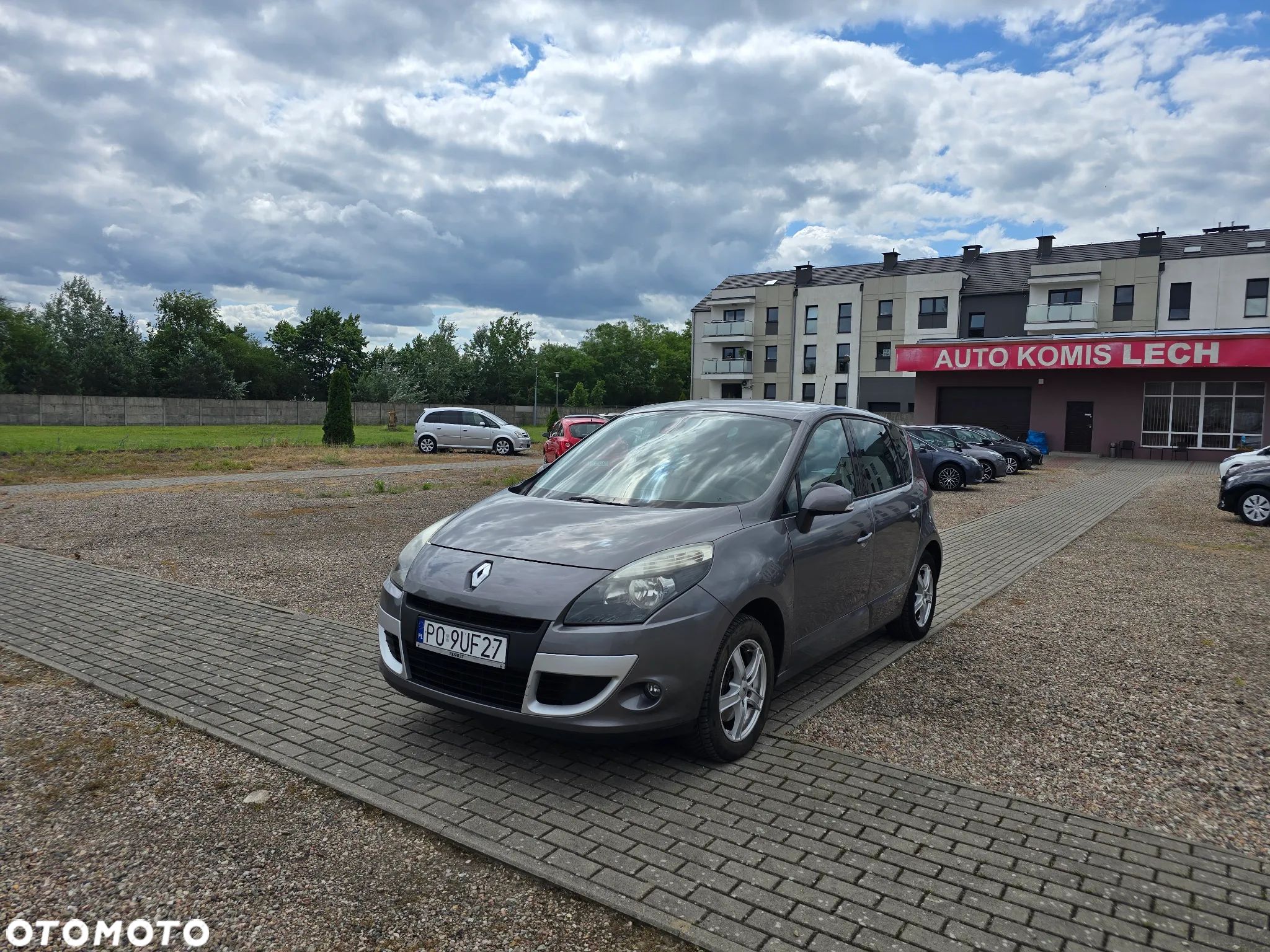 Renault Scenic 1.6 16V 110 TomTom Edition - 1