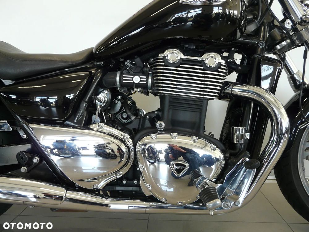 Triumph Thunderbird - 6