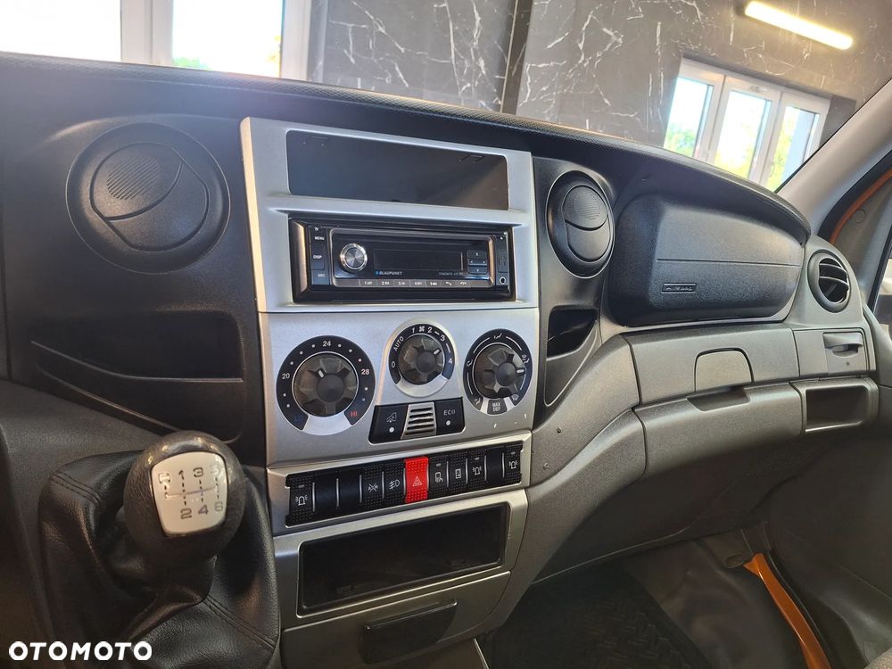 Iveco Daily 35S14 Doka Dubel Brygadówka Służba Drogowa Silnik 3.0 Pomarańczowy 6 Miejsc Hak Kamera Cofania Webasto Ogrzewanie Postojowe Klimatyzacja Fotele Pneumatyczne - 10
