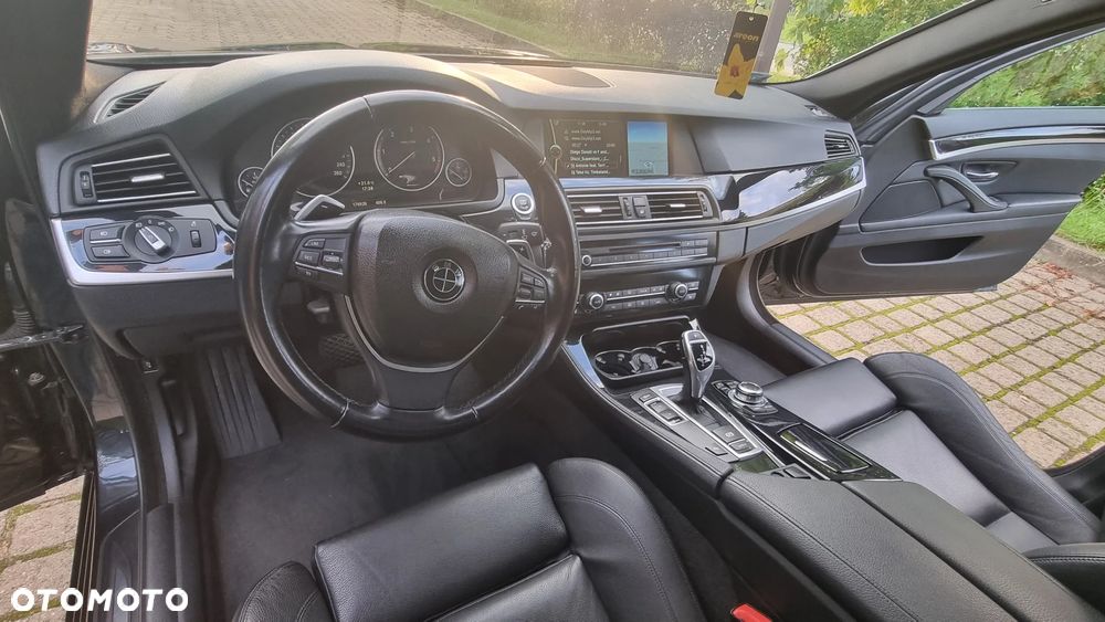 BMW Seria 5 525d - 16