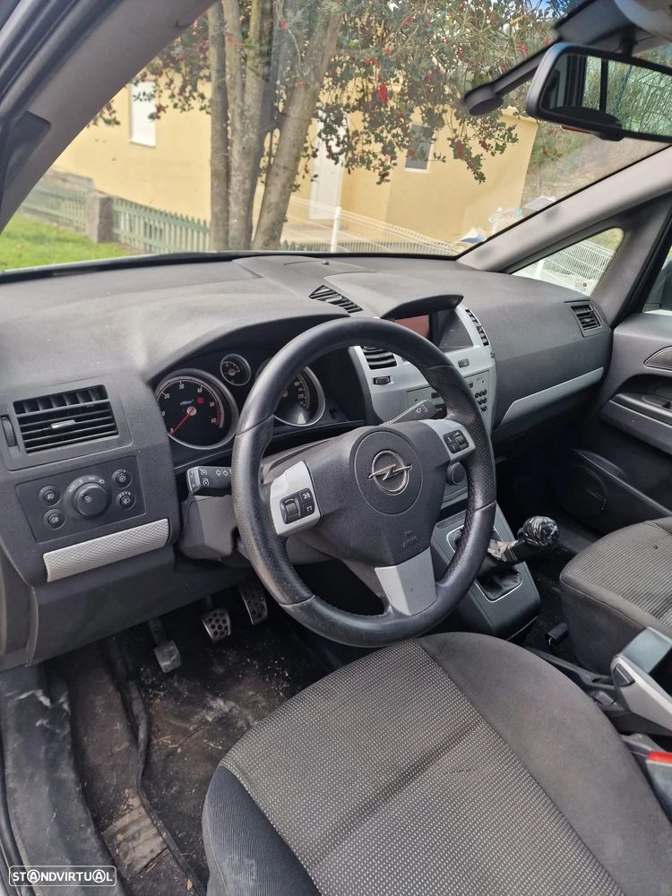 Opel Zafira 1.9 CDTI Cosmo - 3