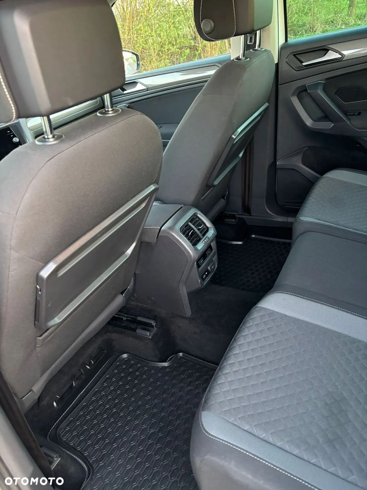 Volkswagen Tiguan - 10