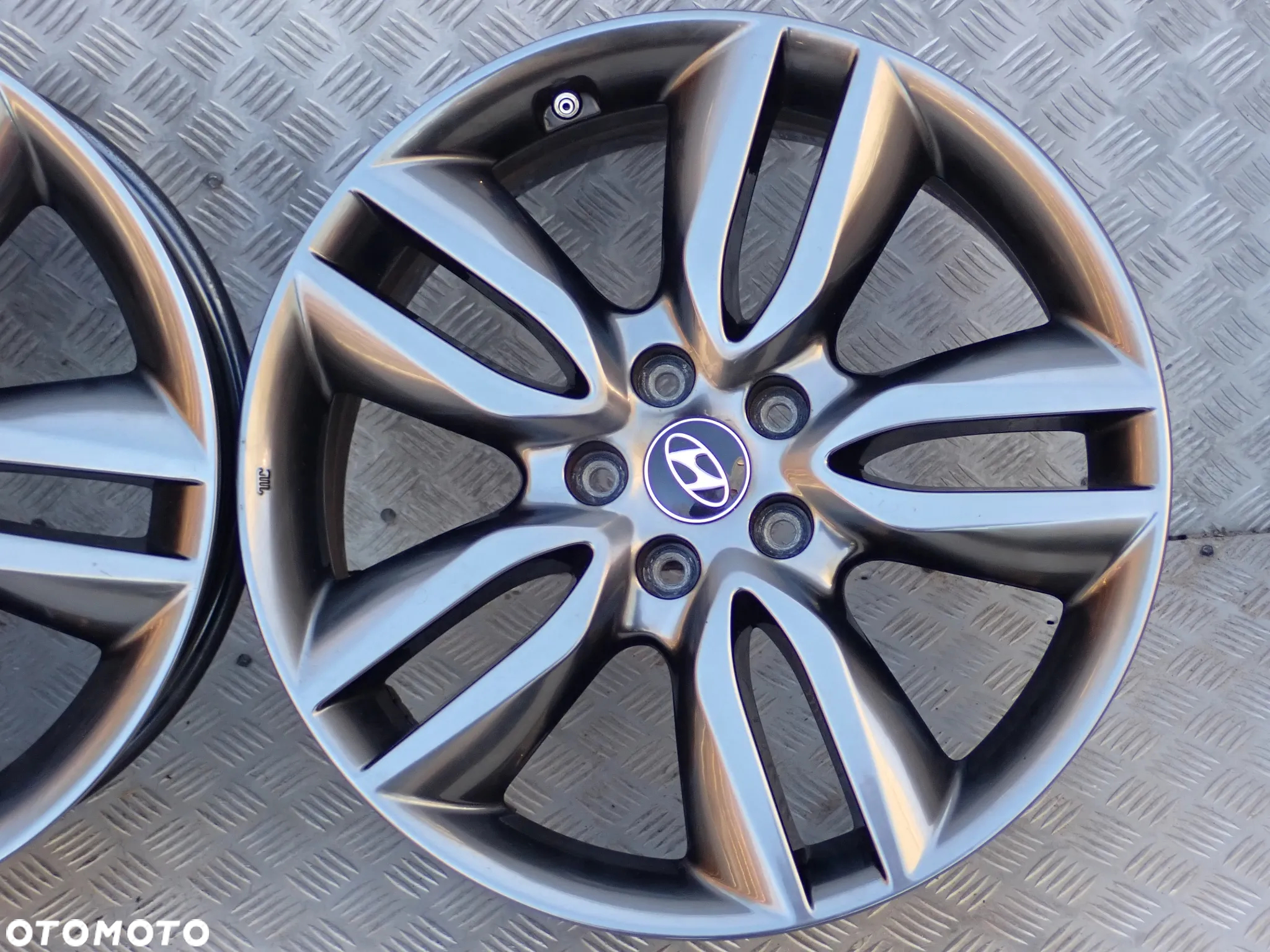 FELGI ALUMINIOWE HYUNDAI  KIA 7,5JX19  ET 49,5  5X114,3  52910-2W195  52910-4Z195 - 7