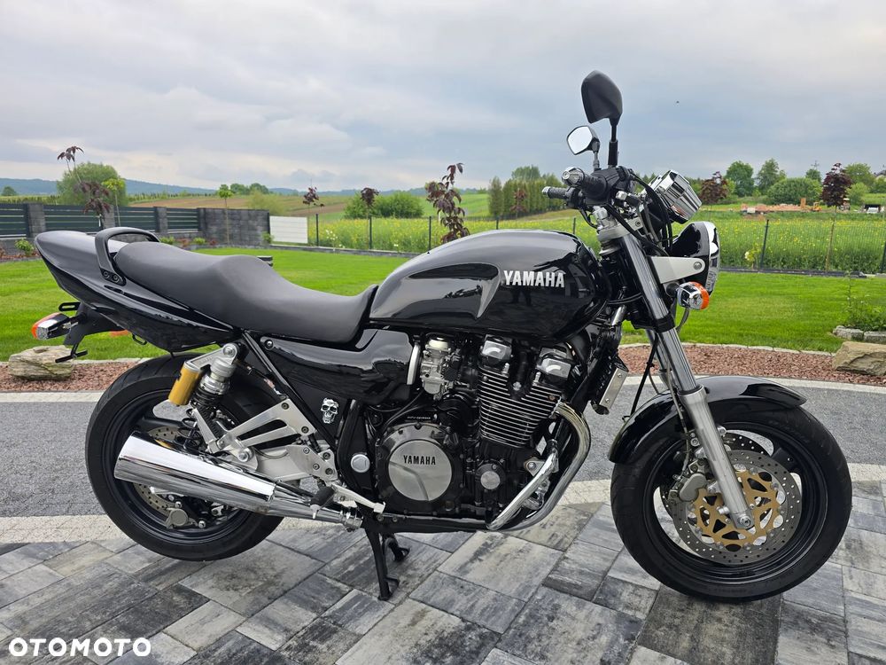 Yamaha XJR - 5