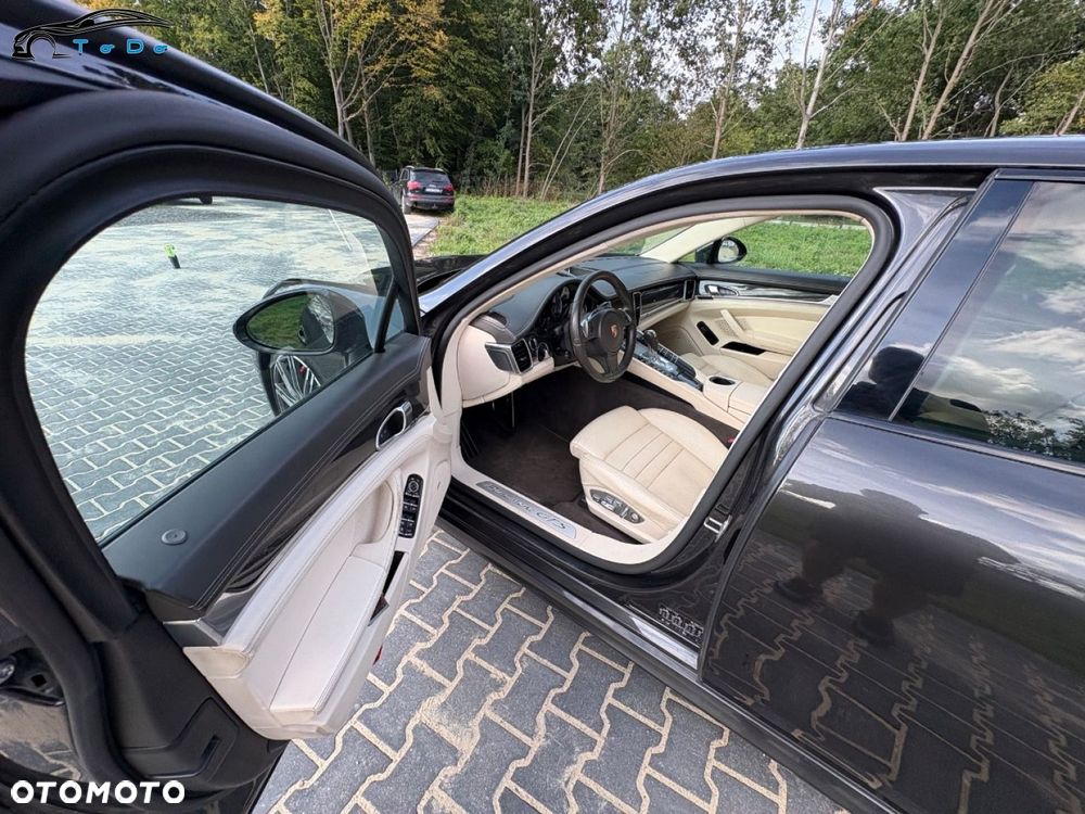 Porsche Panamera - 26