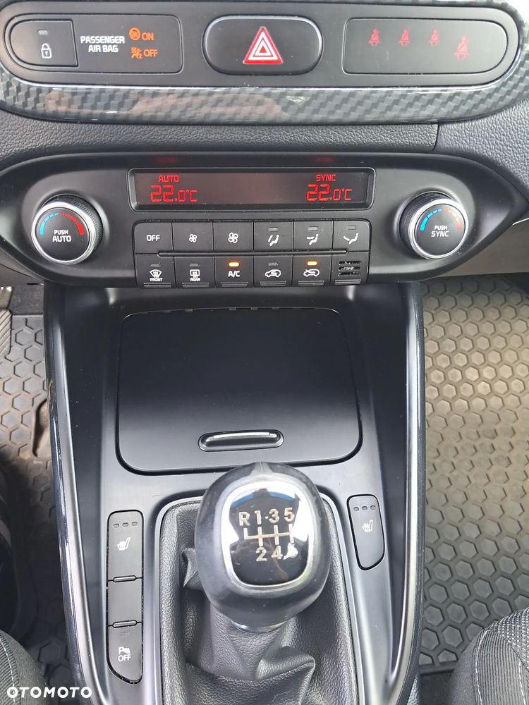 Kia Carens 1.7 CRDi L - 7
