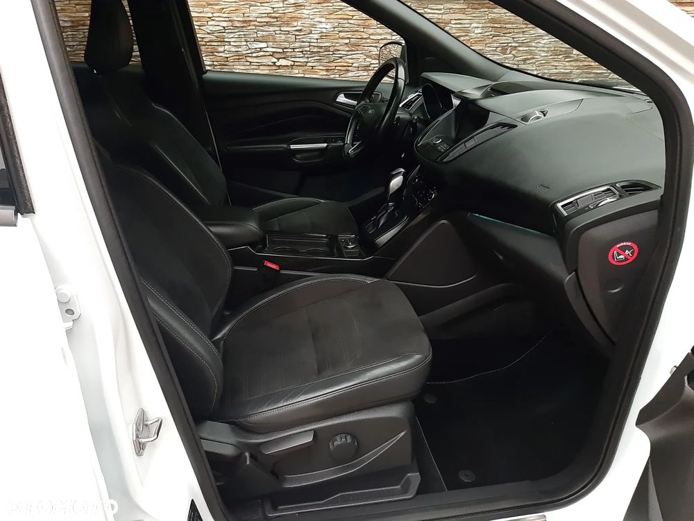 Ford Kuga 2.0 TDCi 4x4 ST-Line - 26