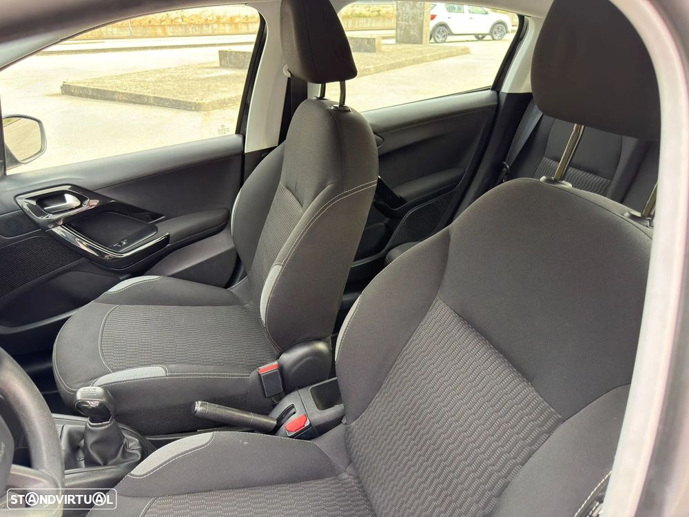 Peugeot 208 1.6 BlueHDi Active - 11