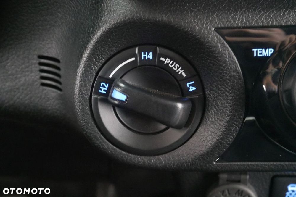 Toyota Hilux 2.8 D-4D Double Cab SR5 4x4 - 26