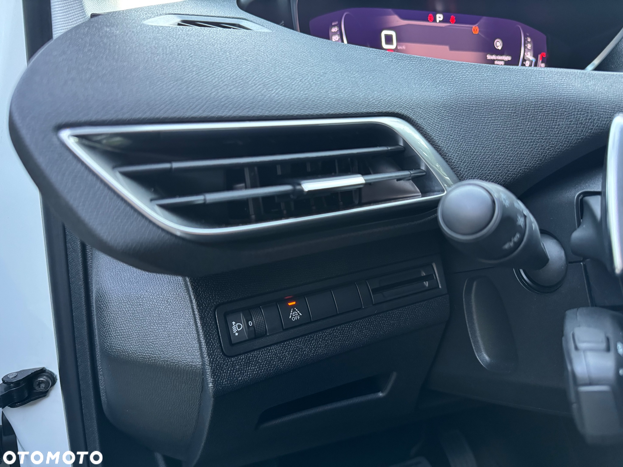 Peugeot 3008 1.5 BlueHDi Allure Pack S&S EAT8 - 16