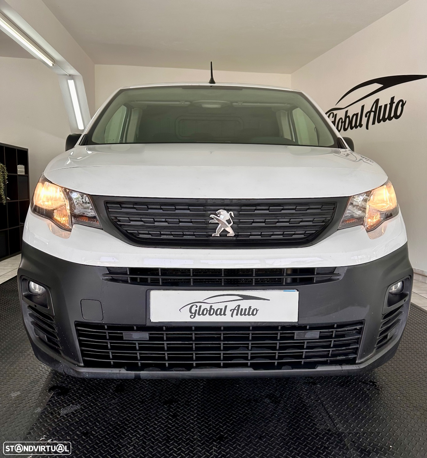 Peugeot Partner 1.5 BlueHDi 100 L2 EHZ Cabine Dupla - 2