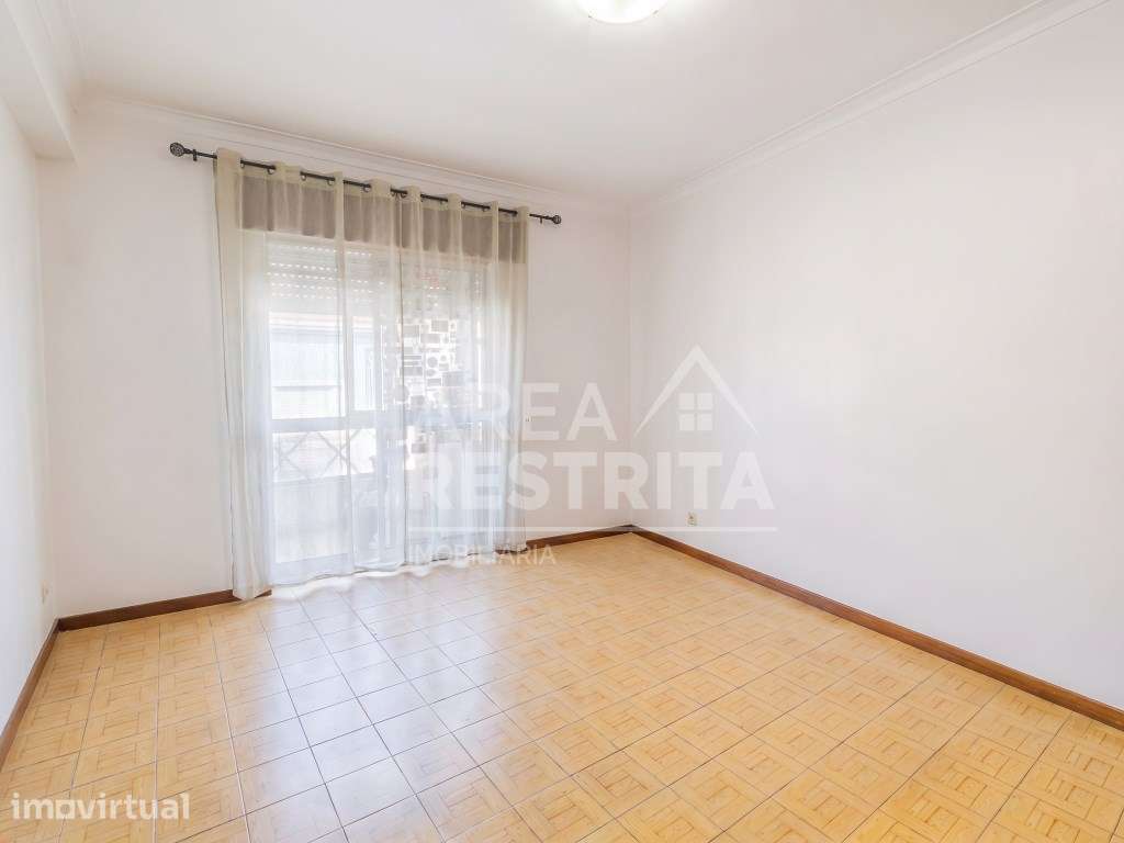 Apartamento T2 na Baixa da Banheira junto à estação- Excelente Loca... - Grande imagem: 2/39