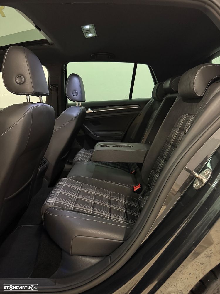 VW Golf GTD (BlueMotion ) DSG - 13