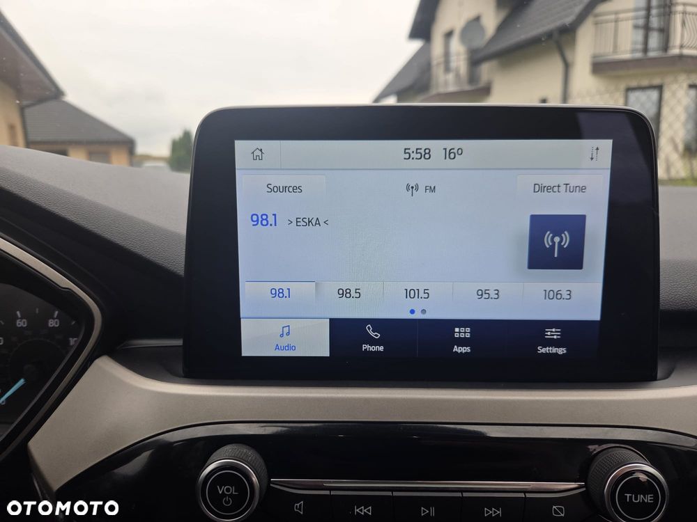 Ford Kuga - 10