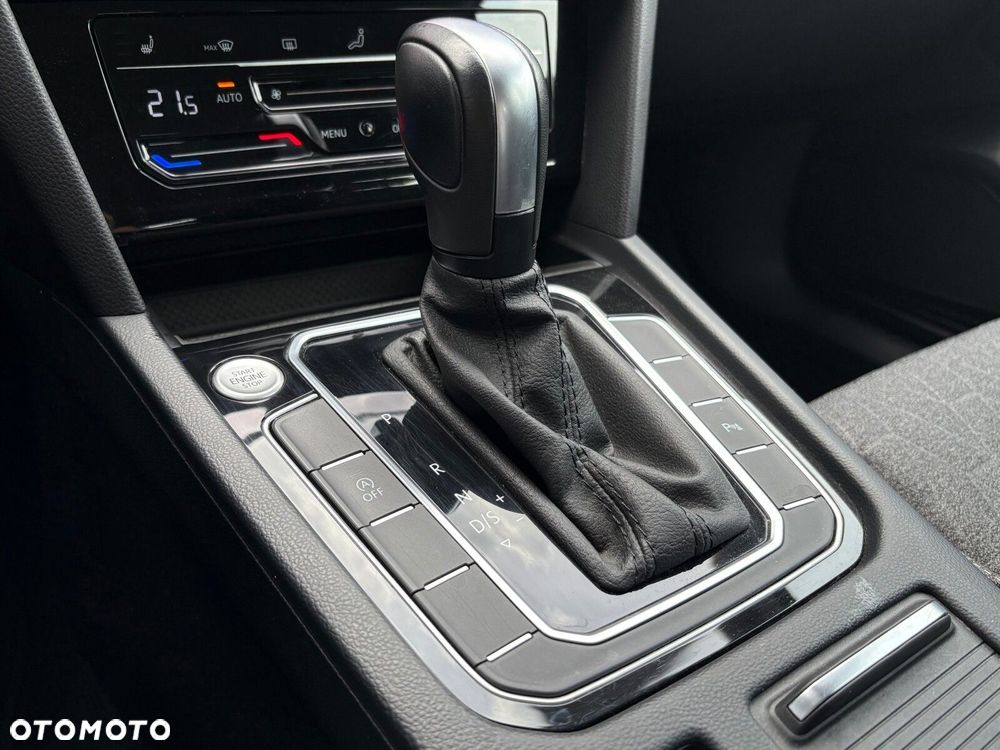 Volkswagen Passat - 27