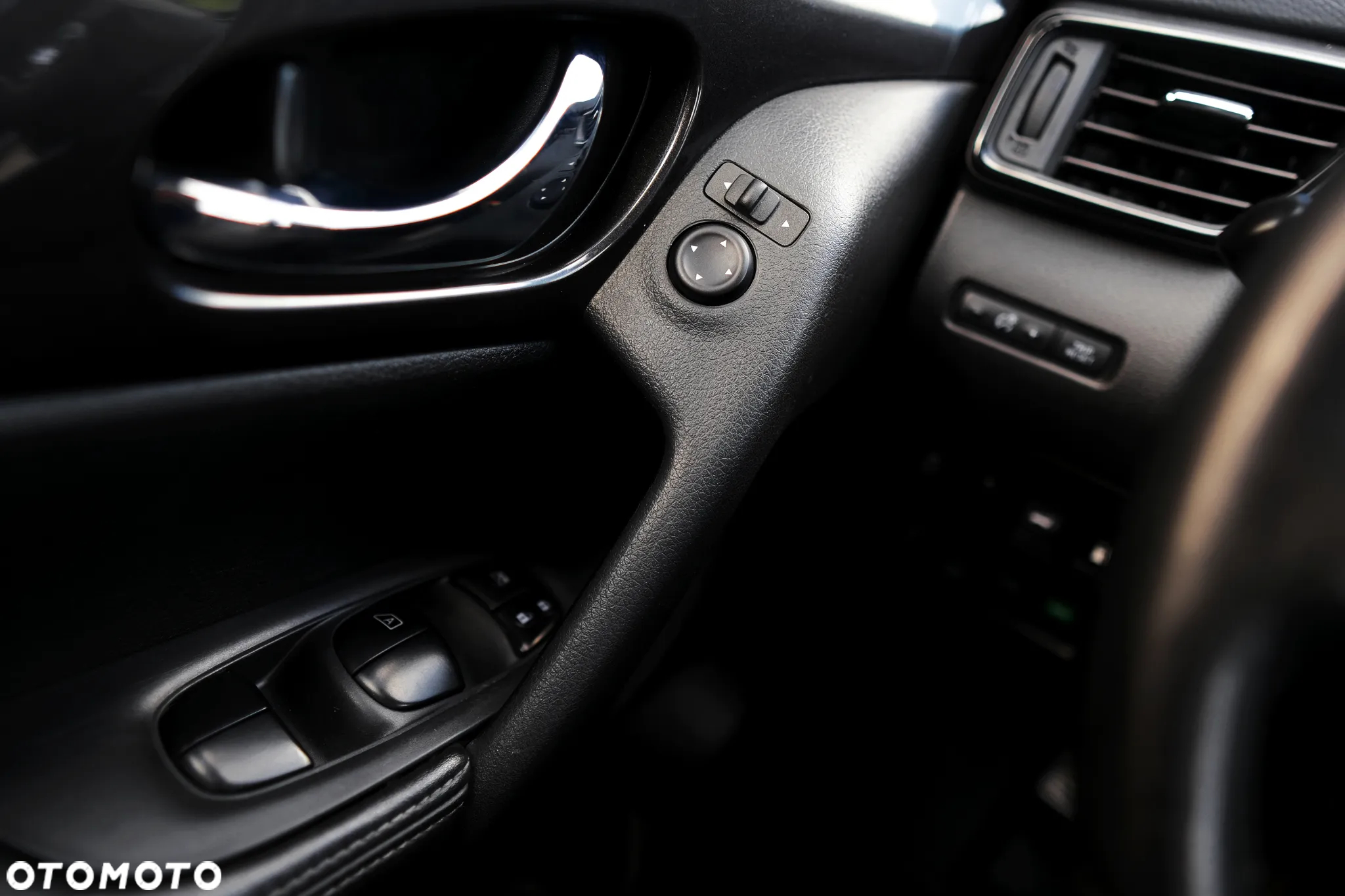 Nissan Rogue - 29