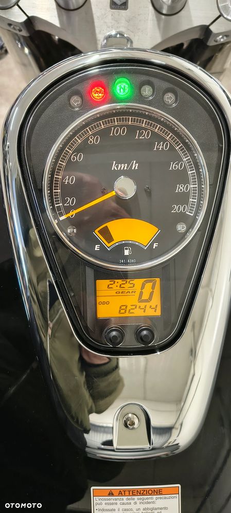 Suzuki VL 800 Volusia - Boulevard C50 - 13