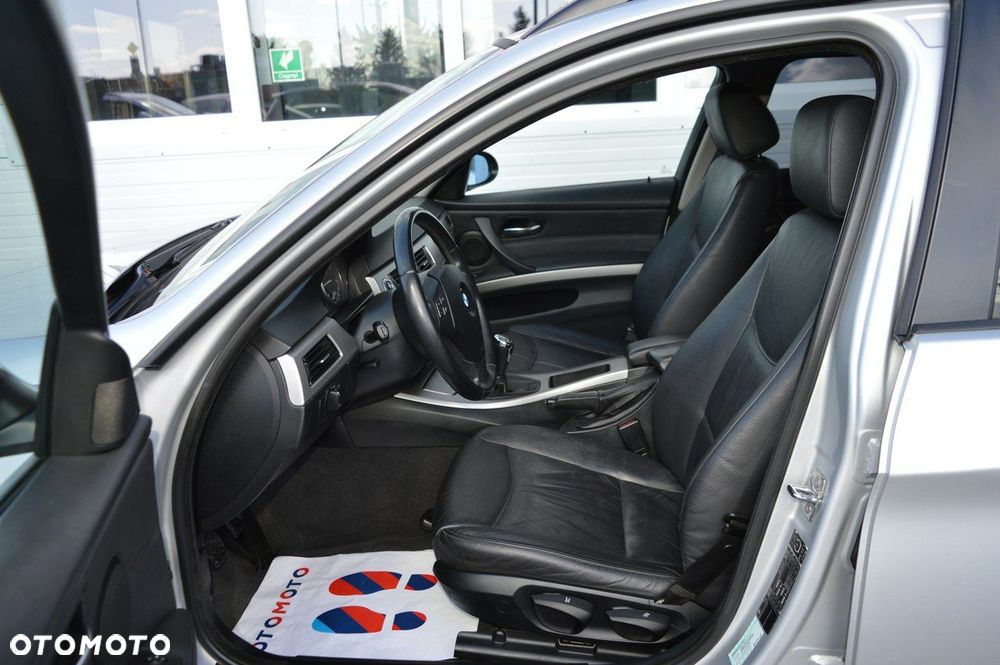 BMW Seria 3 320d - 16