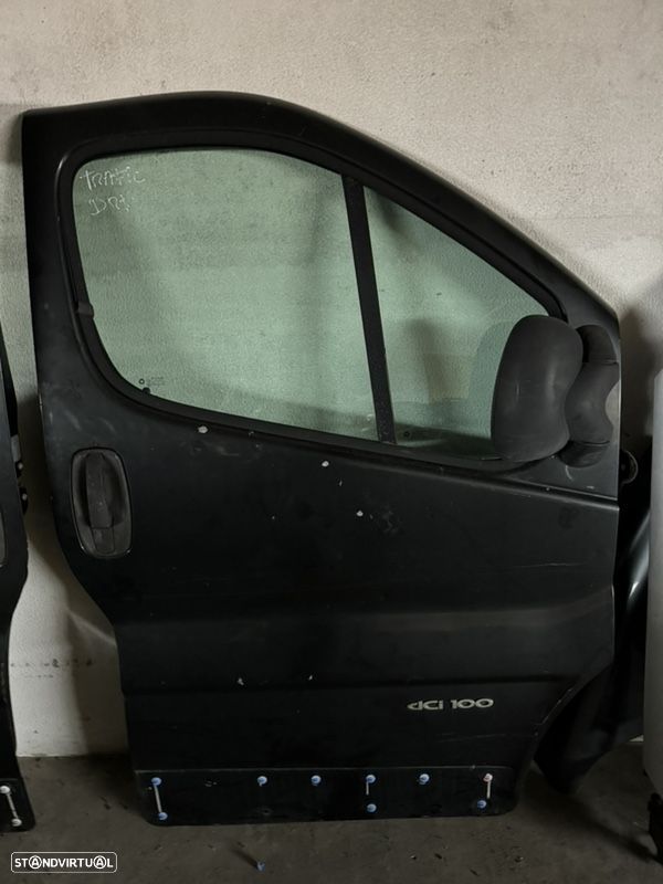 Porta frente direita Renault Trafic - 1