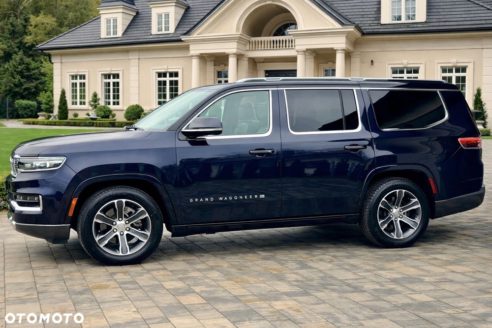 Jeep Grand Wagoneer - 3