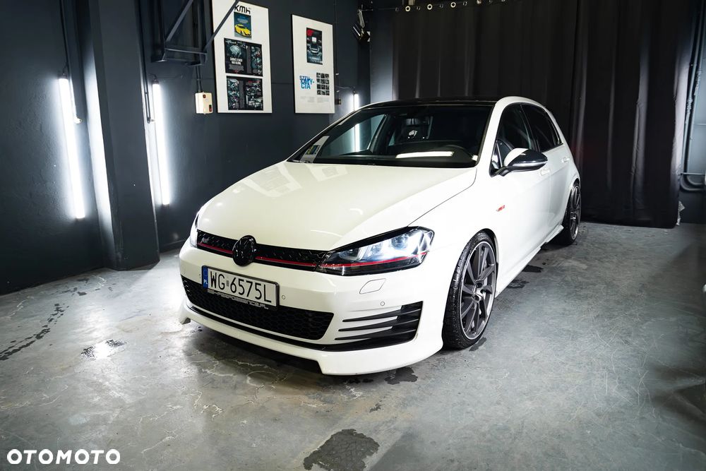 Volkswagen Golf GTI (BlueMotion Technology) DSG Performance - 3