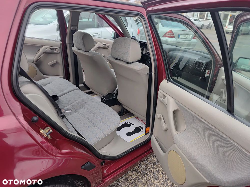 Volkswagen Golf 1.8 - 21