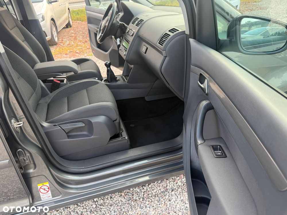 Volkswagen Touran 2.0 TDI DPF MATCH - 27