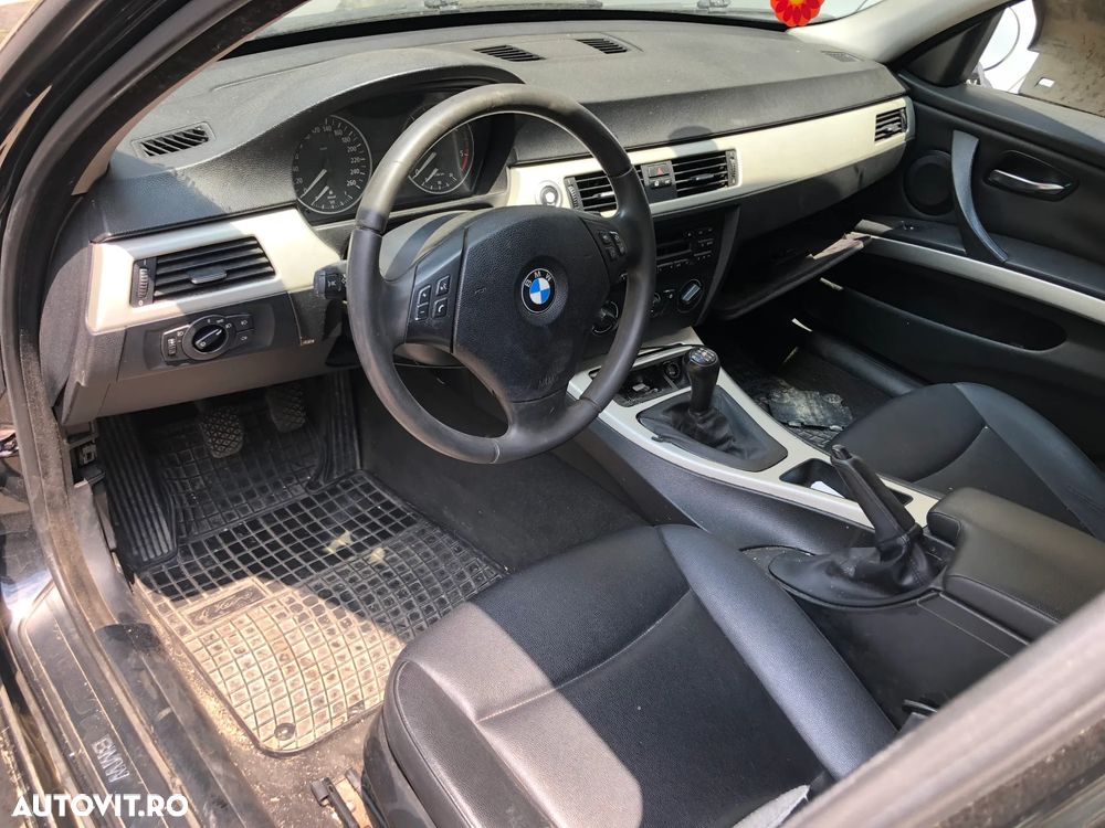 Dezmembrez Bmw Seria 3 E91 break negru 320D 2006 - 5