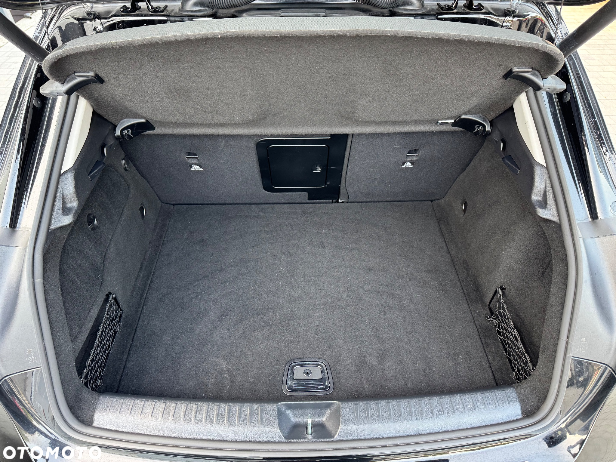Mercedes-Benz GLA 180 7G-DCT UrbanStyle Edition - 23