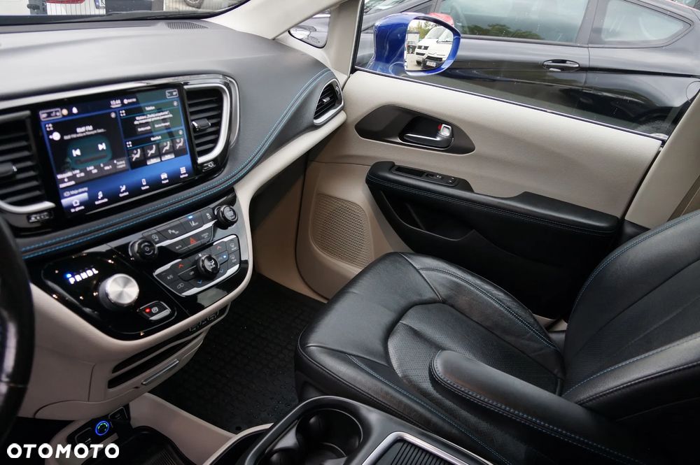 Chrysler Pacifica - 19