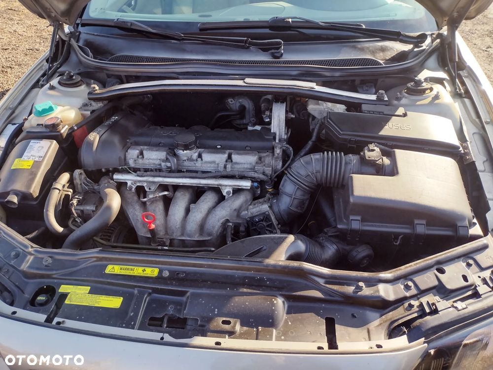 Volvo S60 2.4 Kinetic - 24