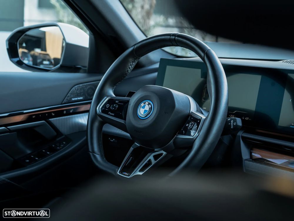 BMW i5 Touring eDrive40 - 13