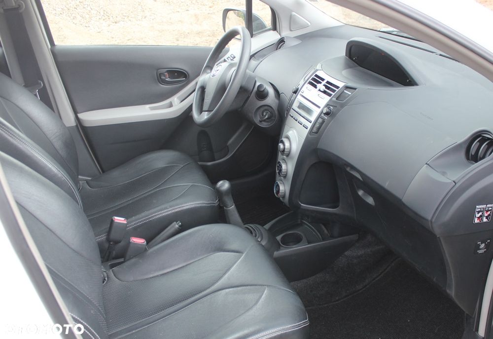 Toyota Yaris 1.0 VVT-i Cool Edition - 11