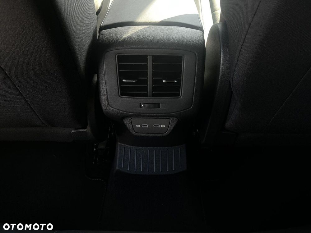 Volkswagen T-Roc 1.5 TSI R-Line DSG - 10