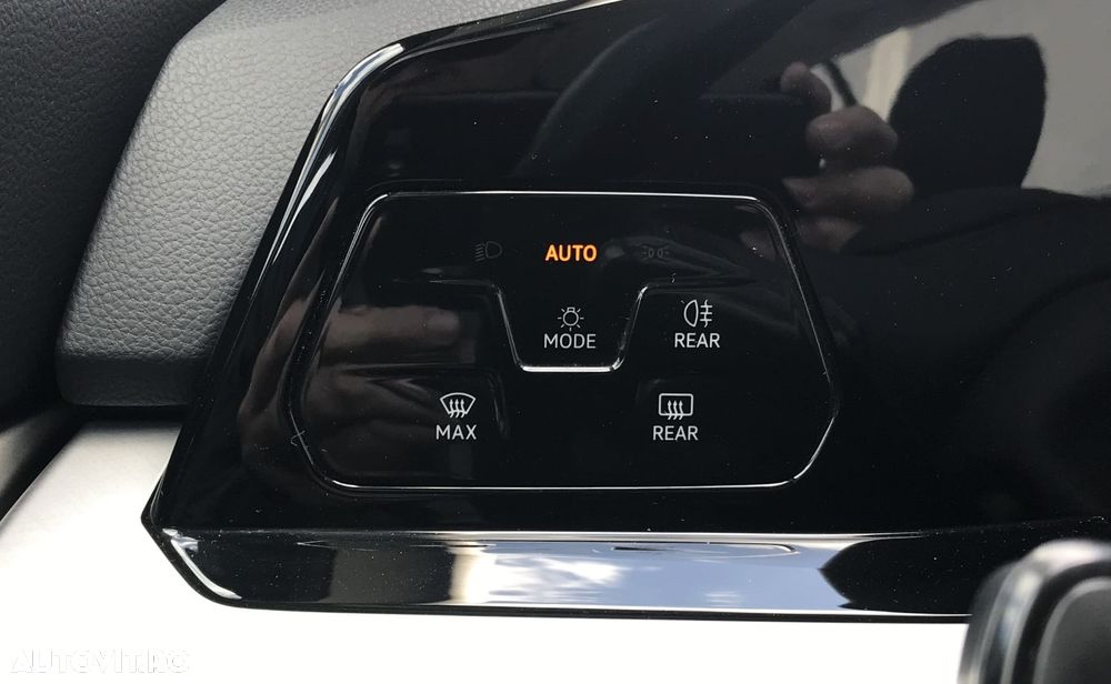 Volkswagen Golf 1.5 TSI ACT Life - 25