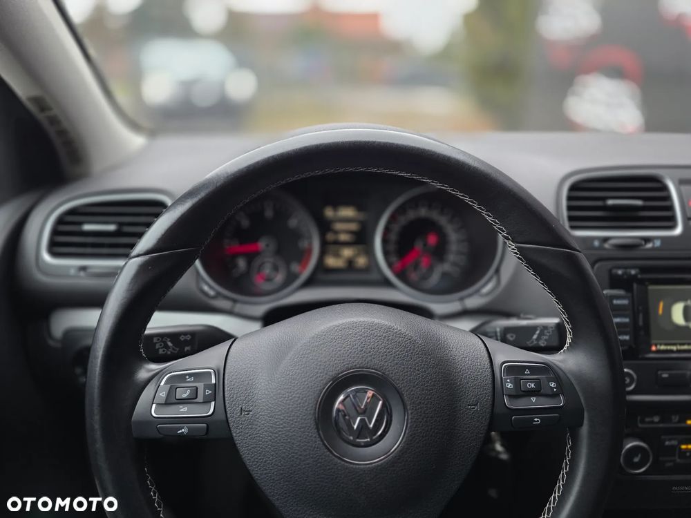 Volkswagen Golf 1.6 TDI DPF MATCH - 14