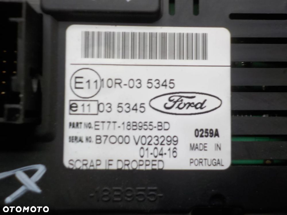 FORD FIESTA MK7 LIFT WYŚWIETLACZ RADIA EKRAN ET7T-18B955-BD - 3