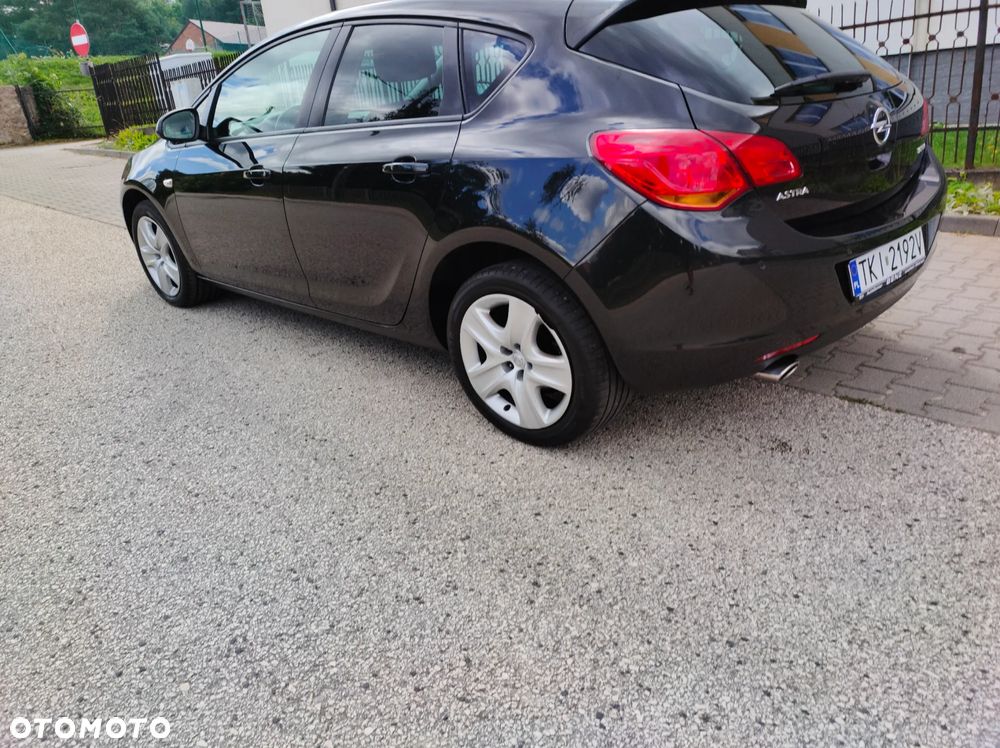 Opel Astra 2012 photo 5