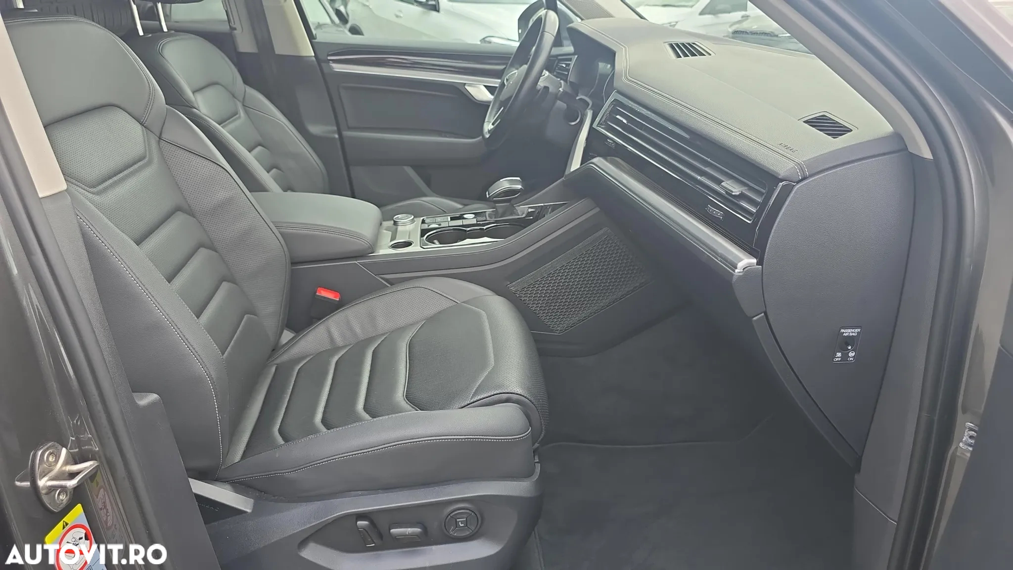 Volkswagen Touareg - 35