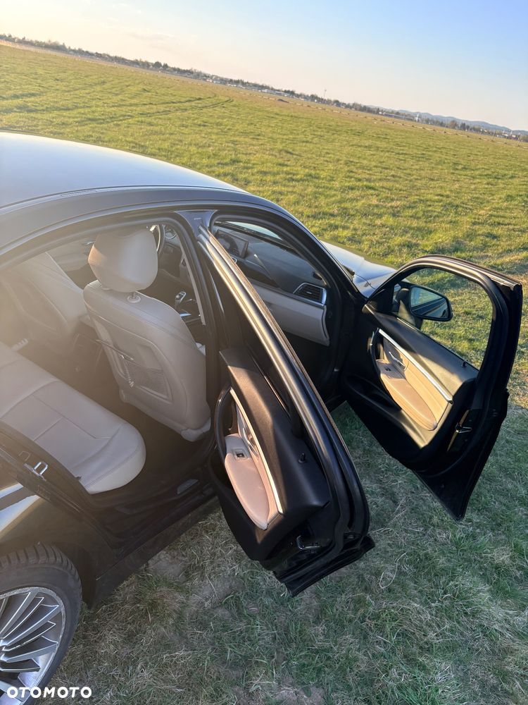 BMW Seria 3 320d xDrive Luxury Line - 11