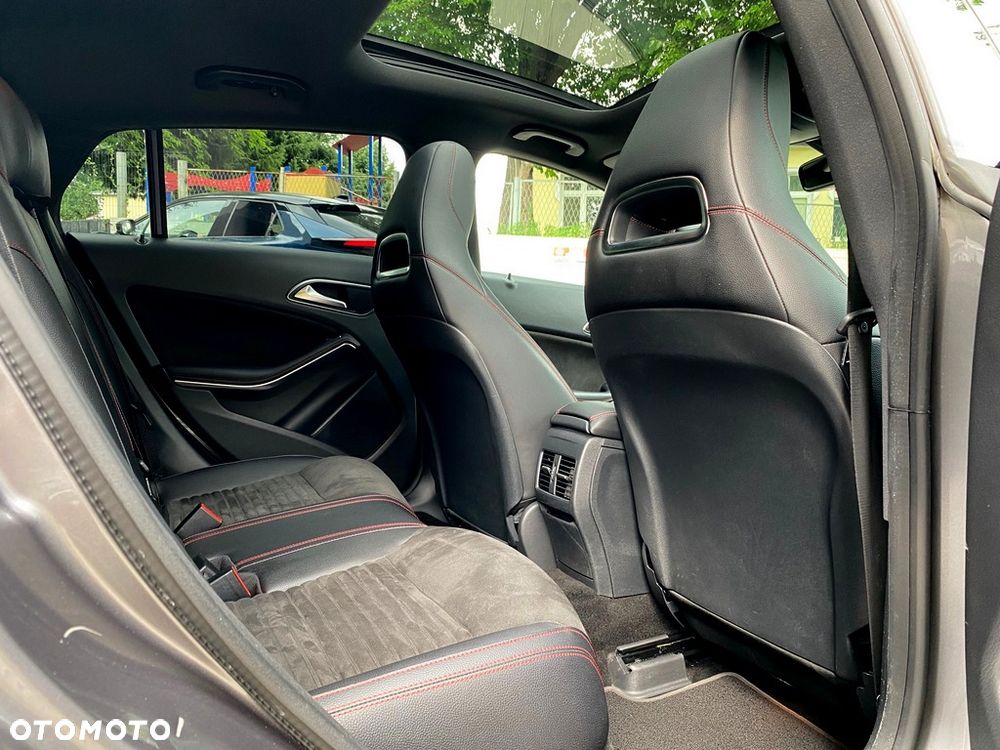 Mercedes-Benz CLA 200 7G-DCT AMG Line - 9